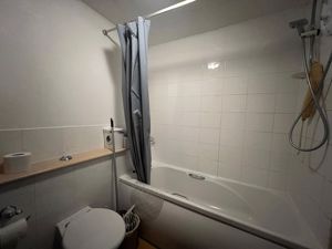 Photo 32- click for photo gallery